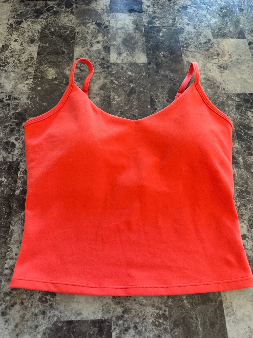 Ptula tennis tank